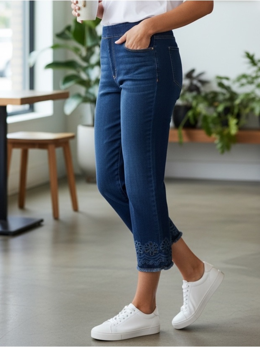 Soft Surroundings Pull On Straight Jeans Eyelet Hem Size Large